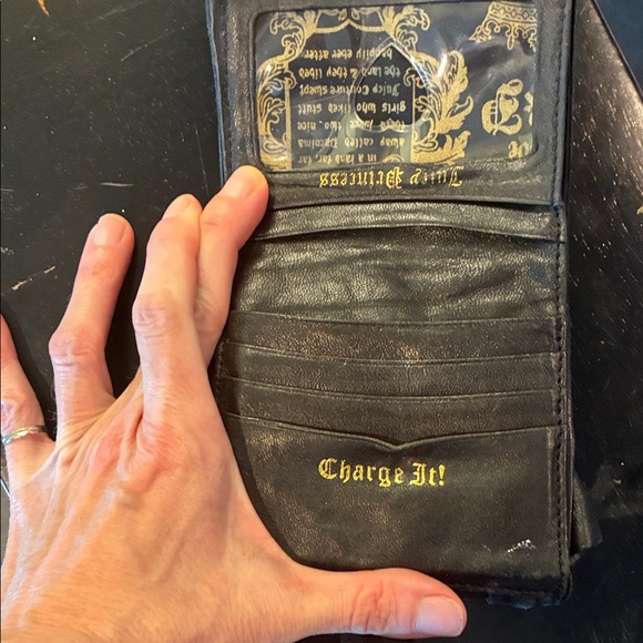 Vintage Juicy Couture Black Wallet with Gold Emblem - Picture 3 of 5